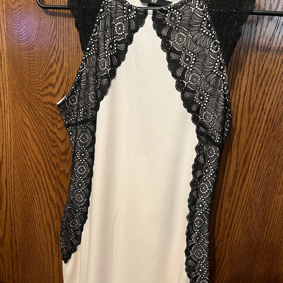 H&M Light Blush Pink Dress with Black Lace Details - Picture 2 of 5